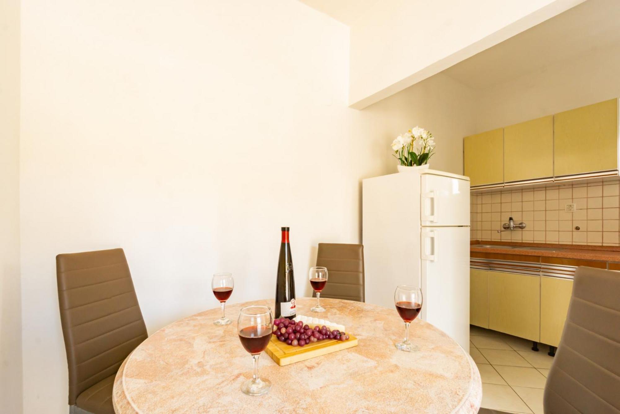 Jasko I Jelica Beautiful View Apartment Metajna Ruang foto